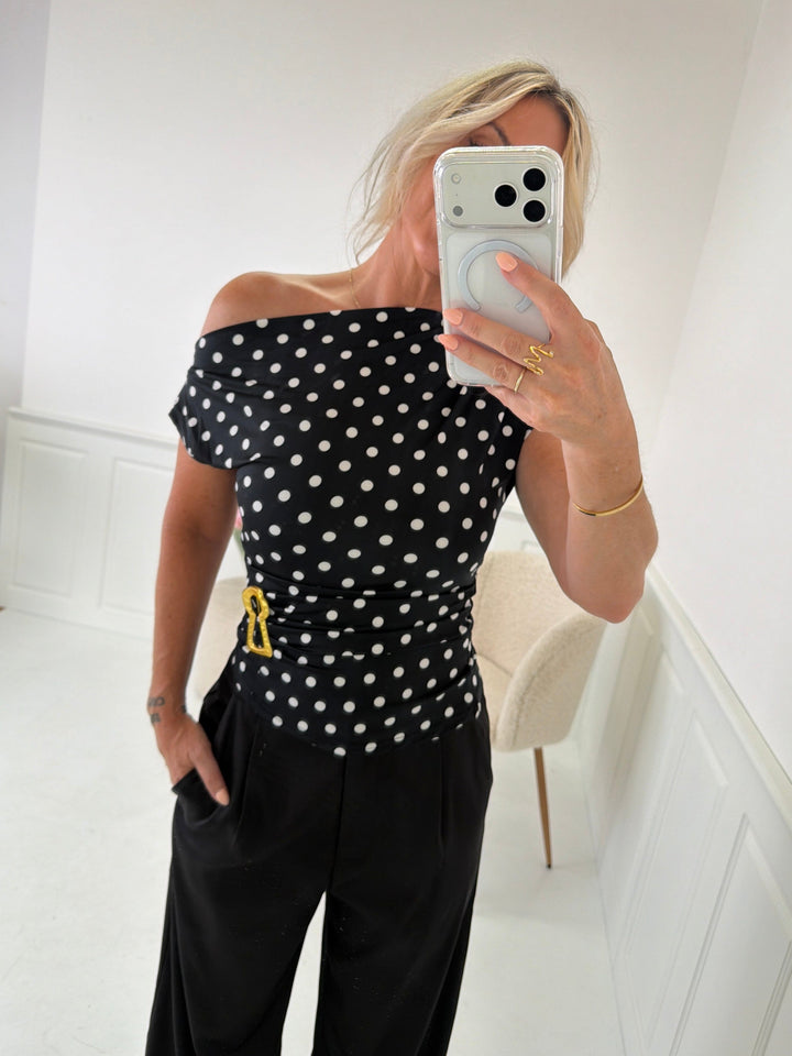 A-Bee - Ysabel T-Shirt - Black T-shirts 