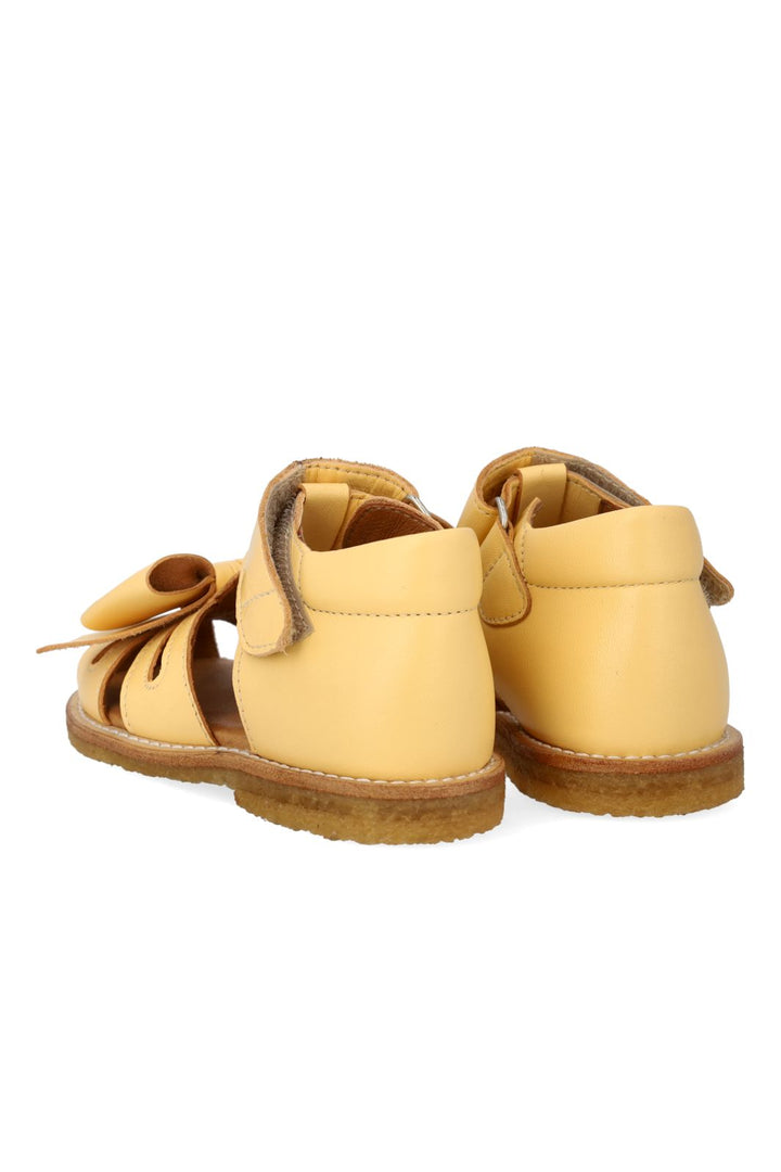 Angulus - Sandal Med Sløfje Og Lukket Tå 0686-101 - 2713 - Mellow Yellow