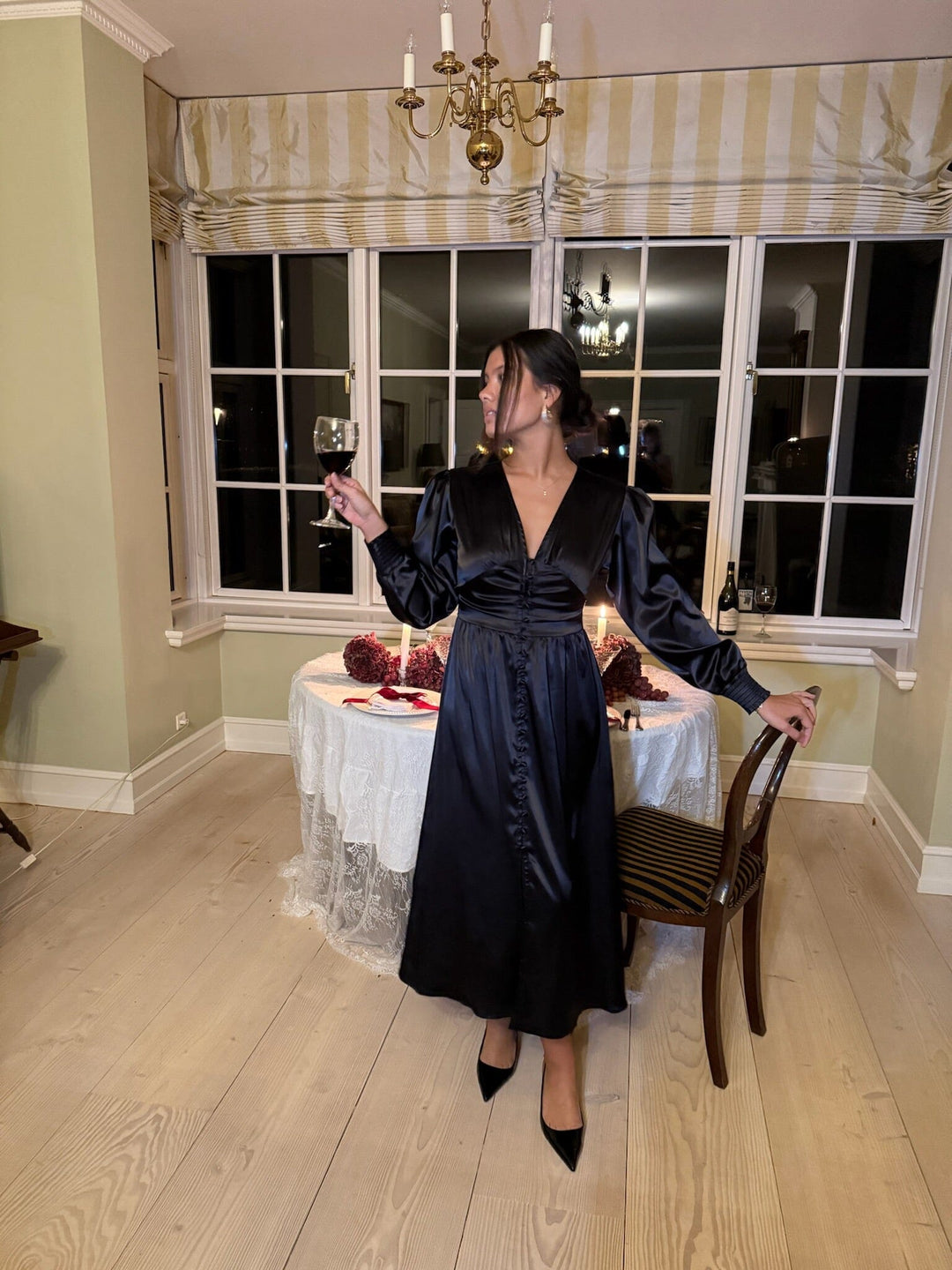BYIC - Adelic Long Dress A2327 - Black Satin Kjoler 