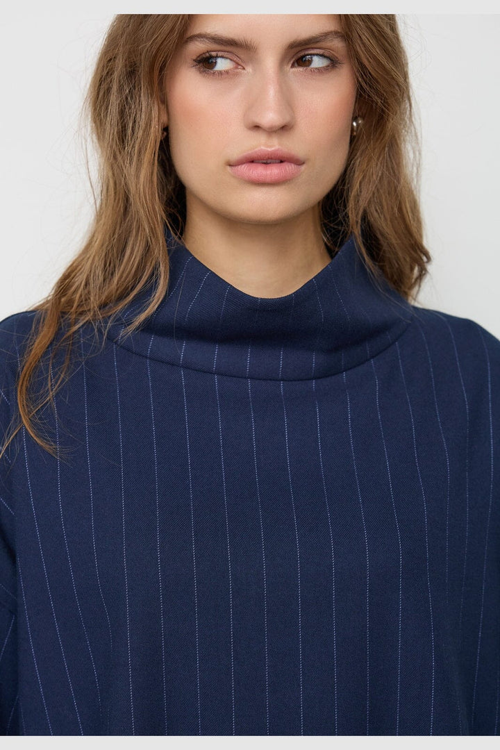 Co´Couture - Gabiecc Pin Funnel Neck Blouse 500465 - 40007 - Navy