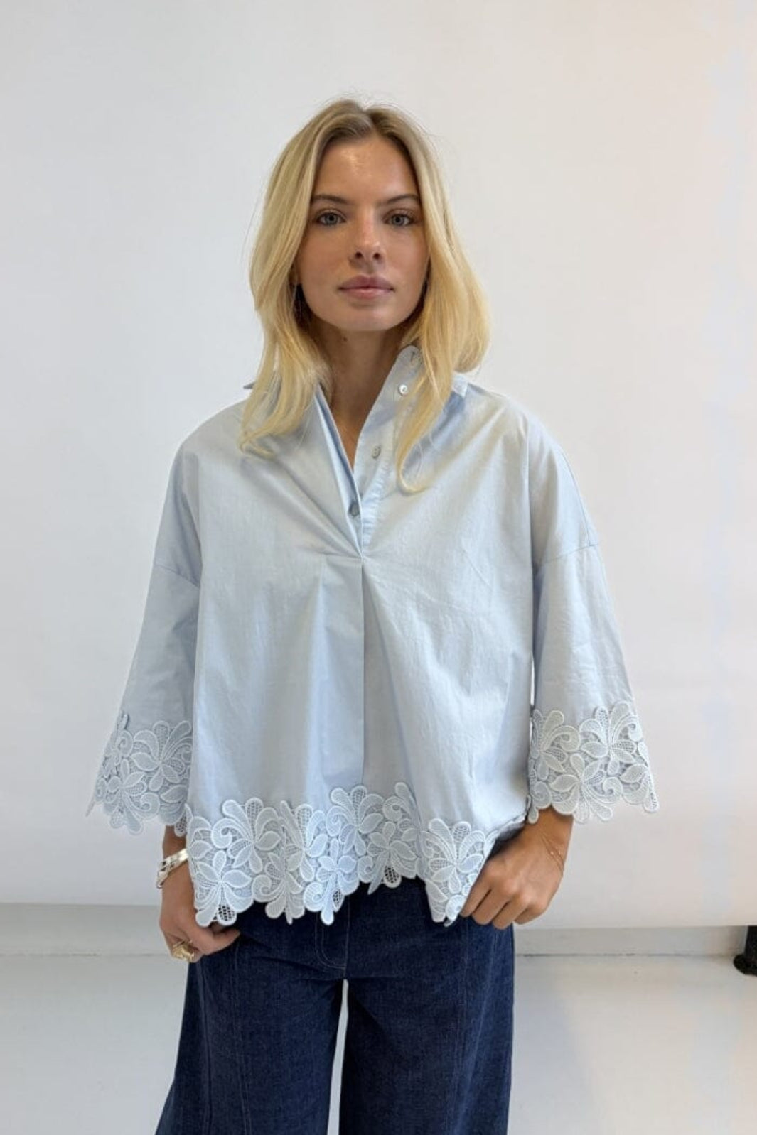 Continue - Klara Embrodery 15227 - Light Blue