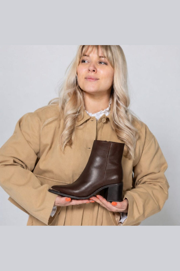 Copenhagen Shoes - The Emely Boot CS9093 - 0012 - Brown