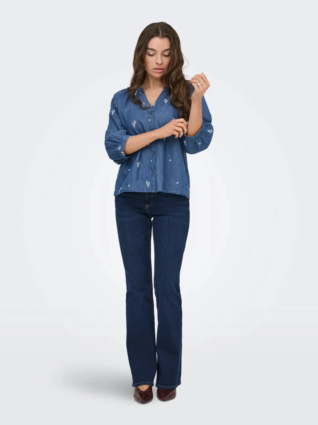 JDY - Jdykai 3/4 Shirt Dia - 5049505 Light Blue Denim Cloud Dancer Emb Skjorter 