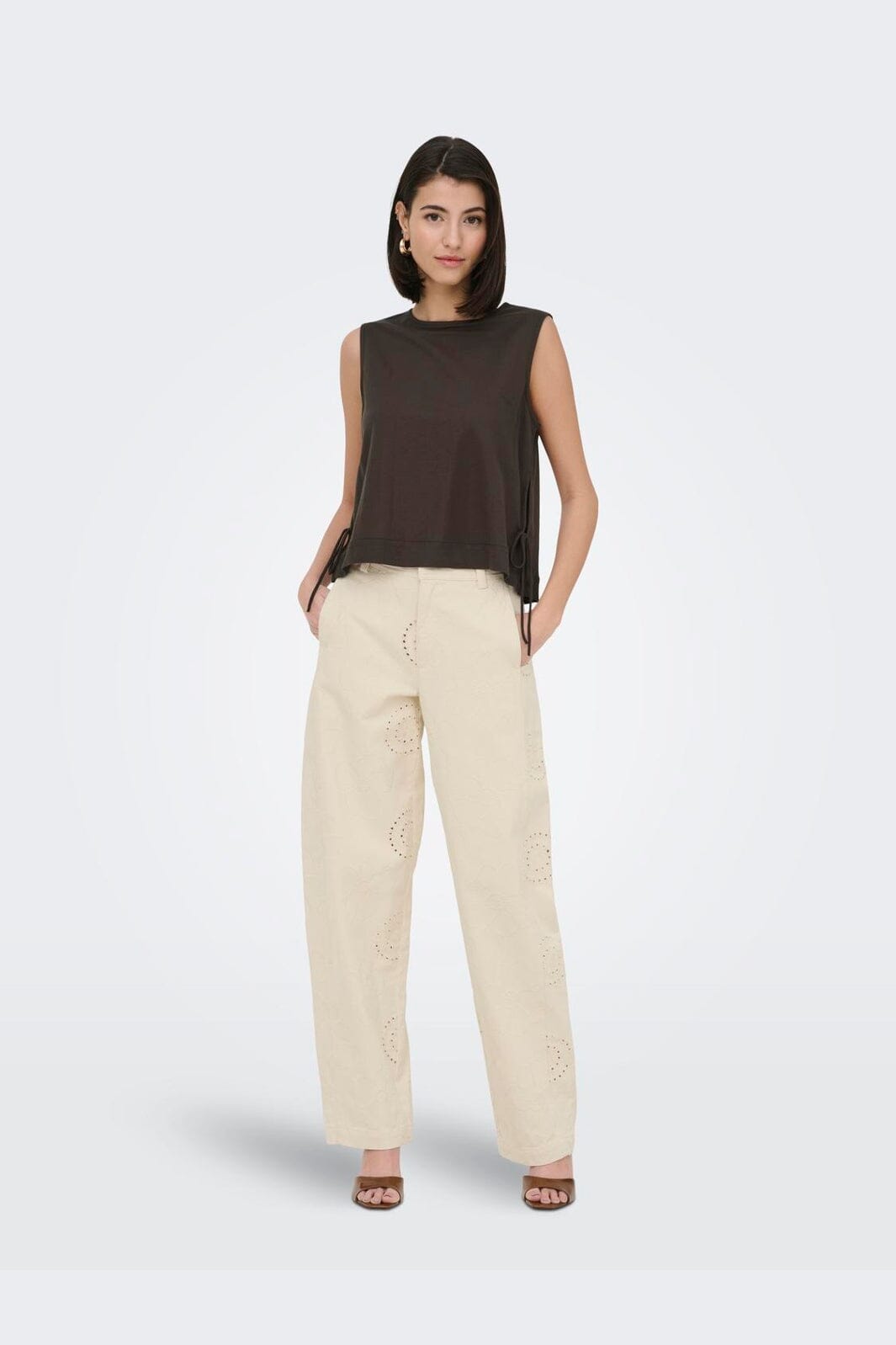 JDY - Jdyleslie S/L Bow Top - 5014870 Chocolate Brown