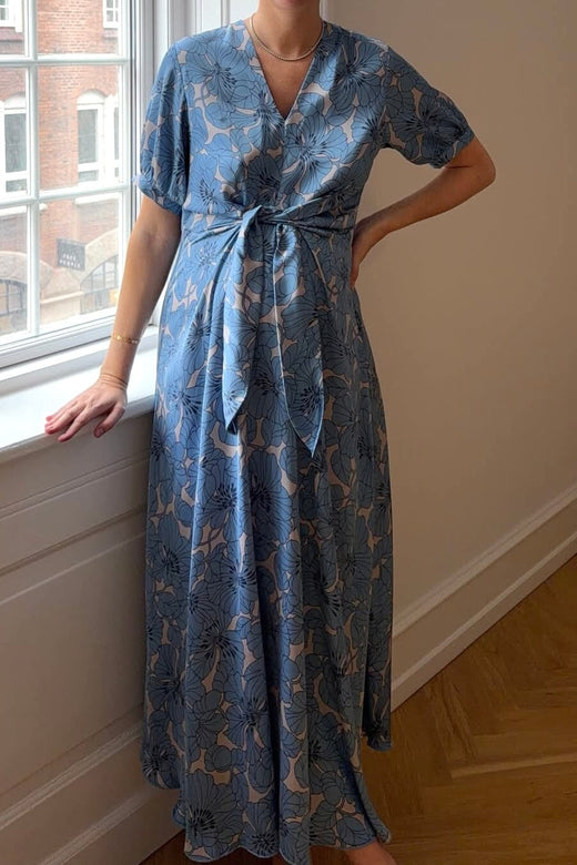 Karmamia - Faye Dress 2467 - Gardenia Sky Kjoler 