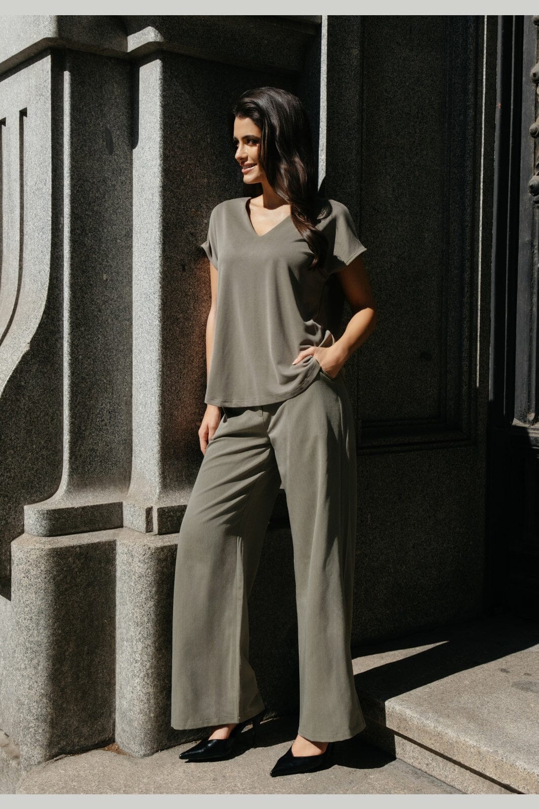 Liberte - Nuni Vneck Tshirt 22409 - Khaki Green