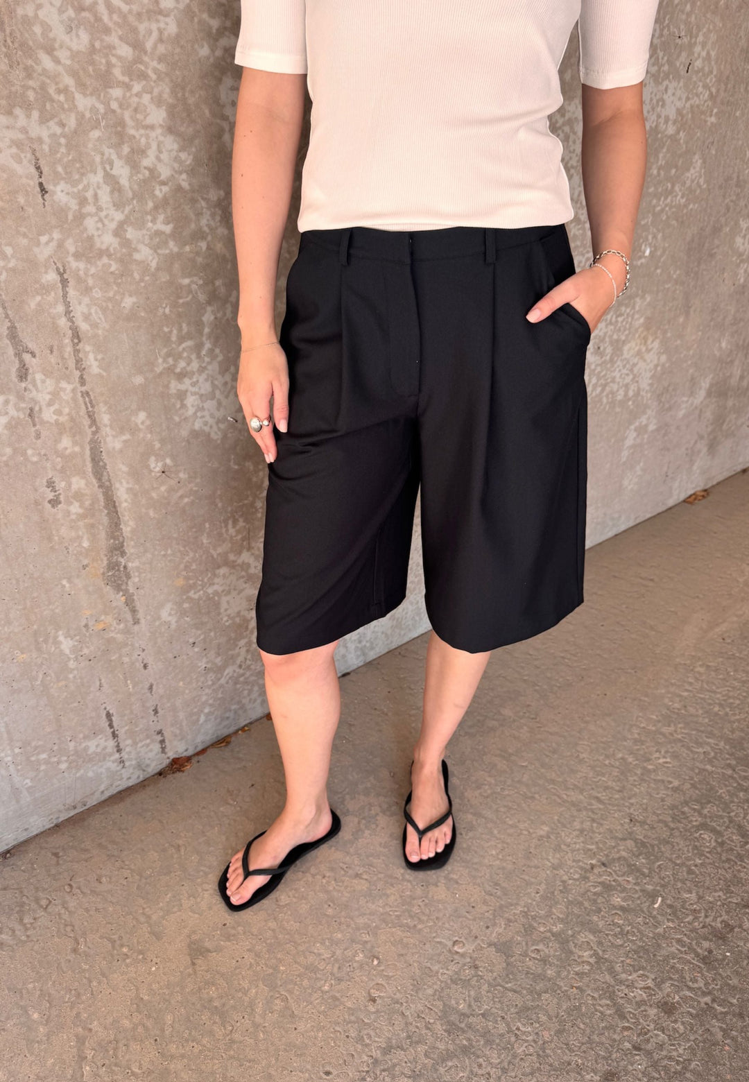 Love & Divine - Love1297 18519 - 000 - Black Shorts 