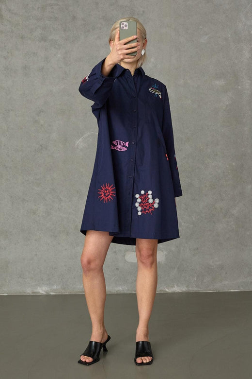 Love & Divine - Love1589 20020 - 441 - Navy Emb. Kjoler 