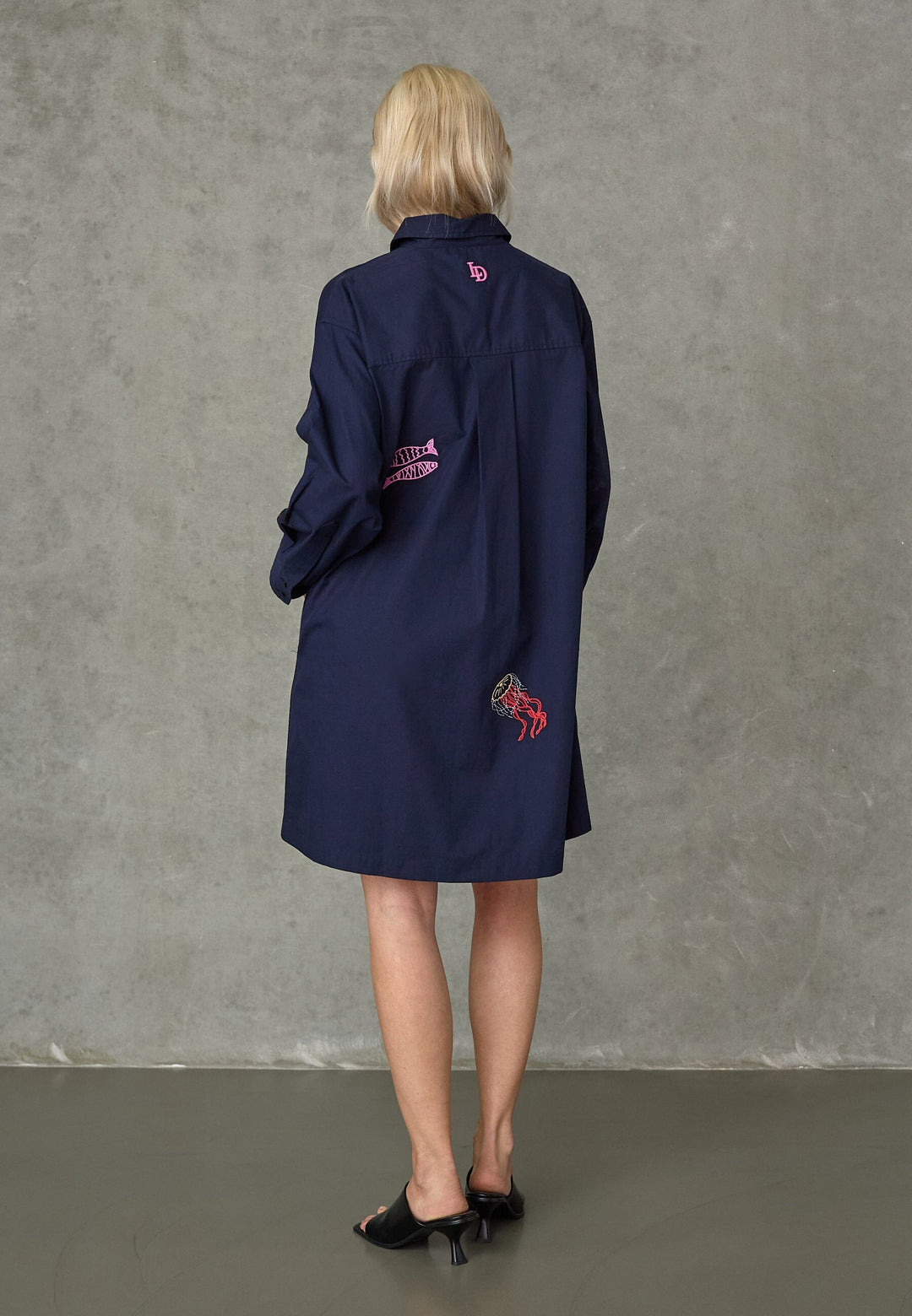 Love & Divine - Love1589 20020 - 441 - Navy Emb. Kjoler 
