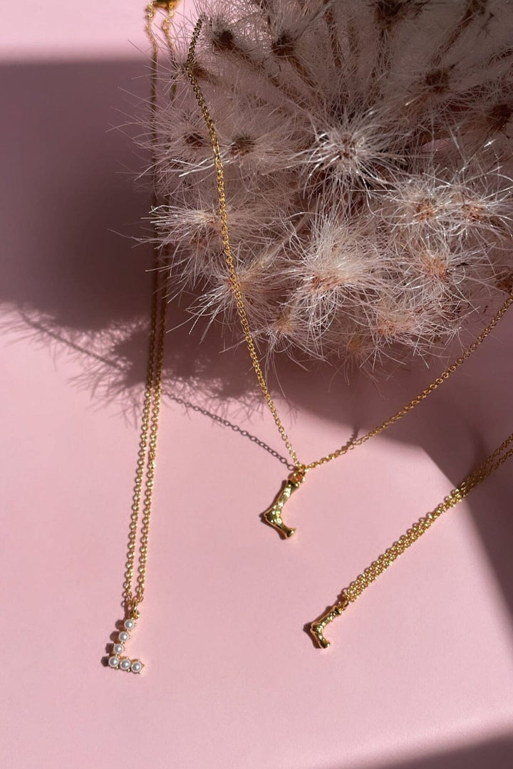 Mellow Moon - Letter Rustik Necklace - Forgyldt