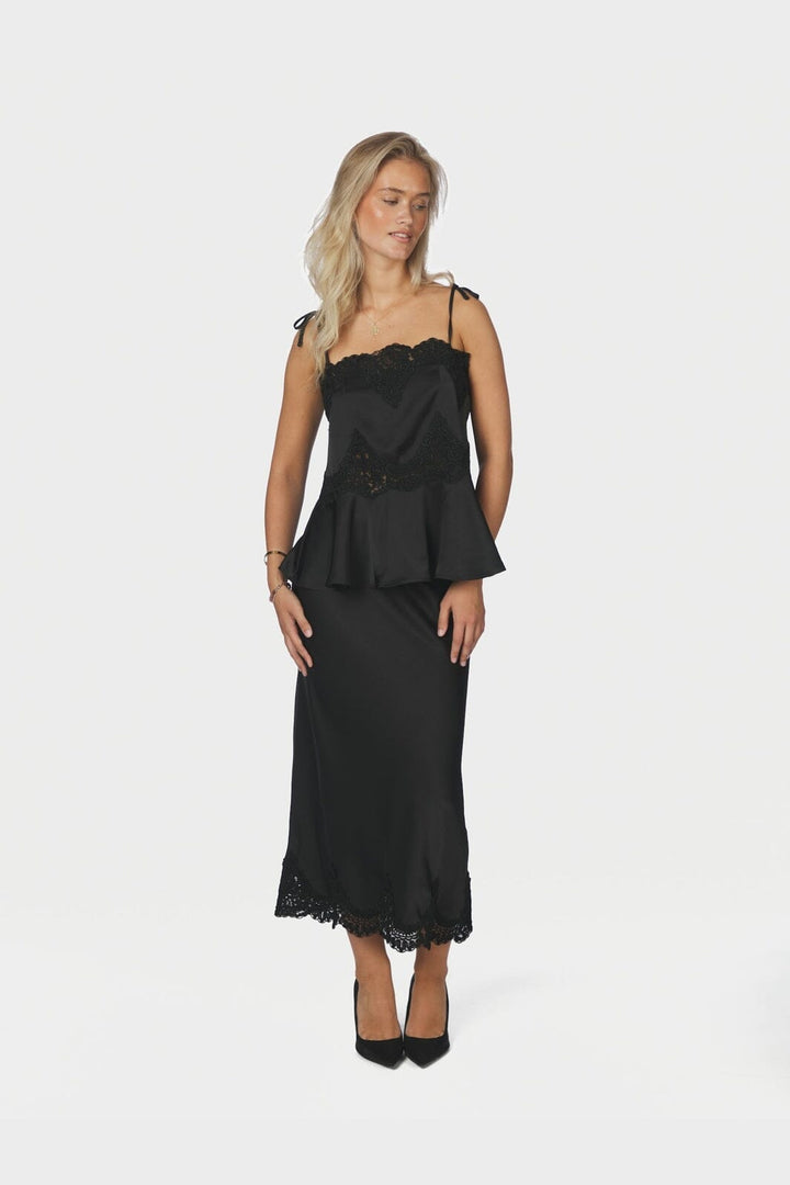 Neo Noir - Kaela Heavy Sateen Lace Top 168290 - 100 - Black