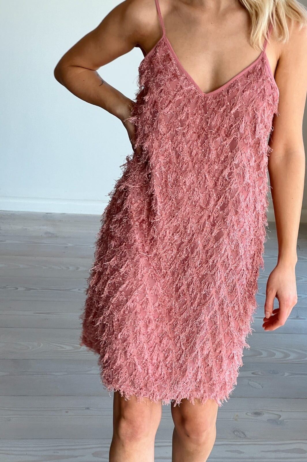 Neo Noir - Lilja Fringe Dress - Dusty Rose