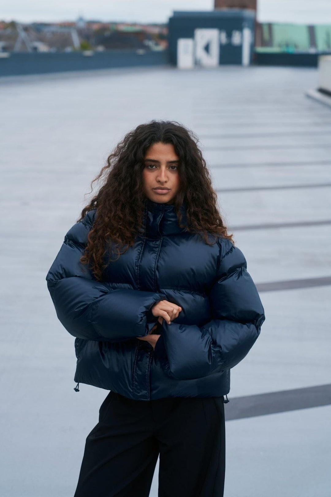 Neo Noir - Rhea Shiny Puffer Jacket 165094 - 141 - Navy Jakker 