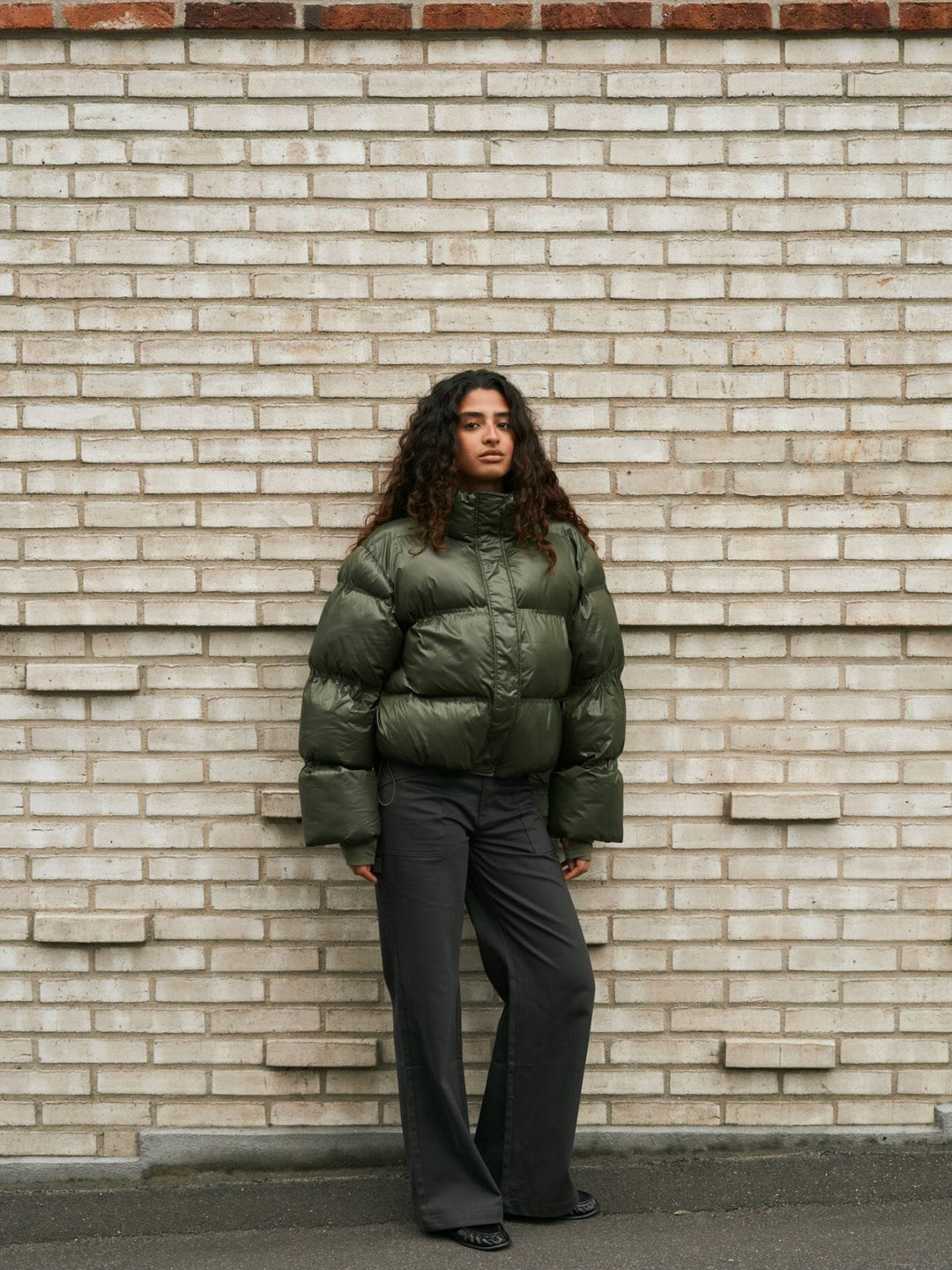 Neo Noir - Rhea Shiny Puffer Jacket 165094 - 605 - Olive Jakker 