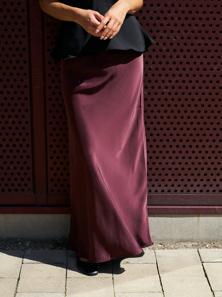 Neo Noir - Vicky Heavy Sateen Skirt 159588 - Burgundy Nederdele 