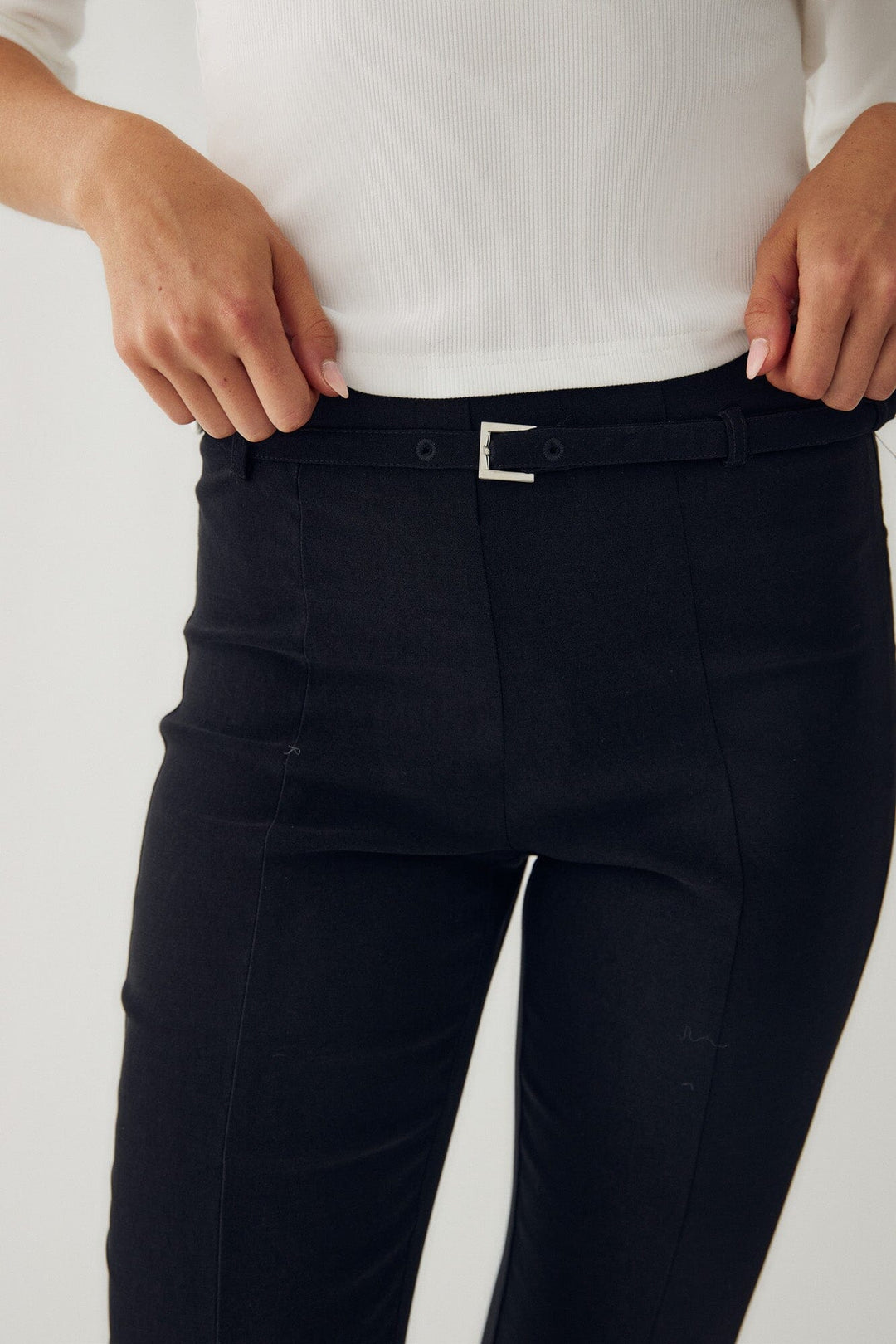 Noella - N-Linza B Capris 14570004 - 004 - Black Shorts 