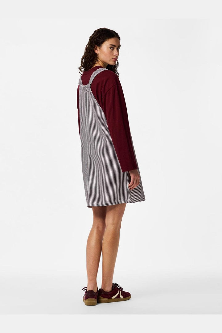 Pieces - Pcallo Dungaree Dress Fsy - 5105503 Winetasting Cloud Dancer