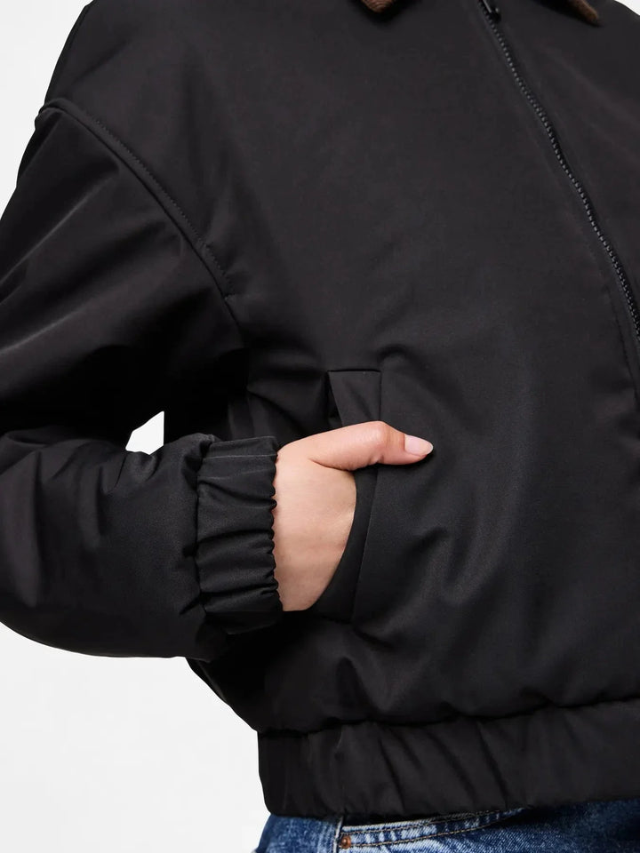 Pieces - Pcjorma Short Padded Bomber Jacket - 4945099 Black Seal Brown Frakker 
