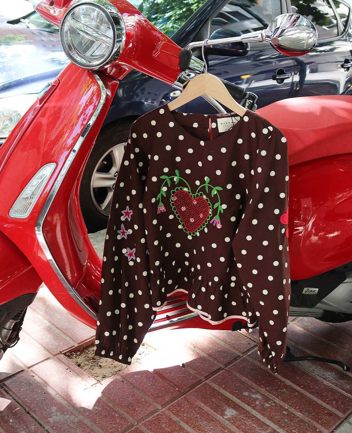 Sissel Edelbo - Diana Top Se 2010 - Brown Dot Bluser 
