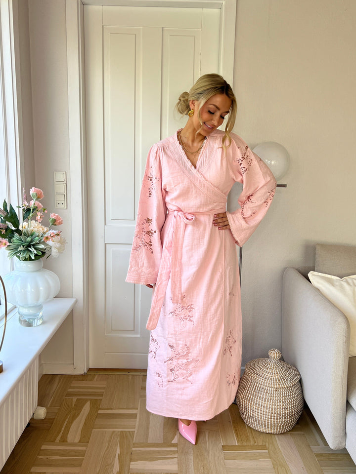Sissel Edelbo x Molly&My - Winfrey Wrap Dress SE 2000 - Rose 